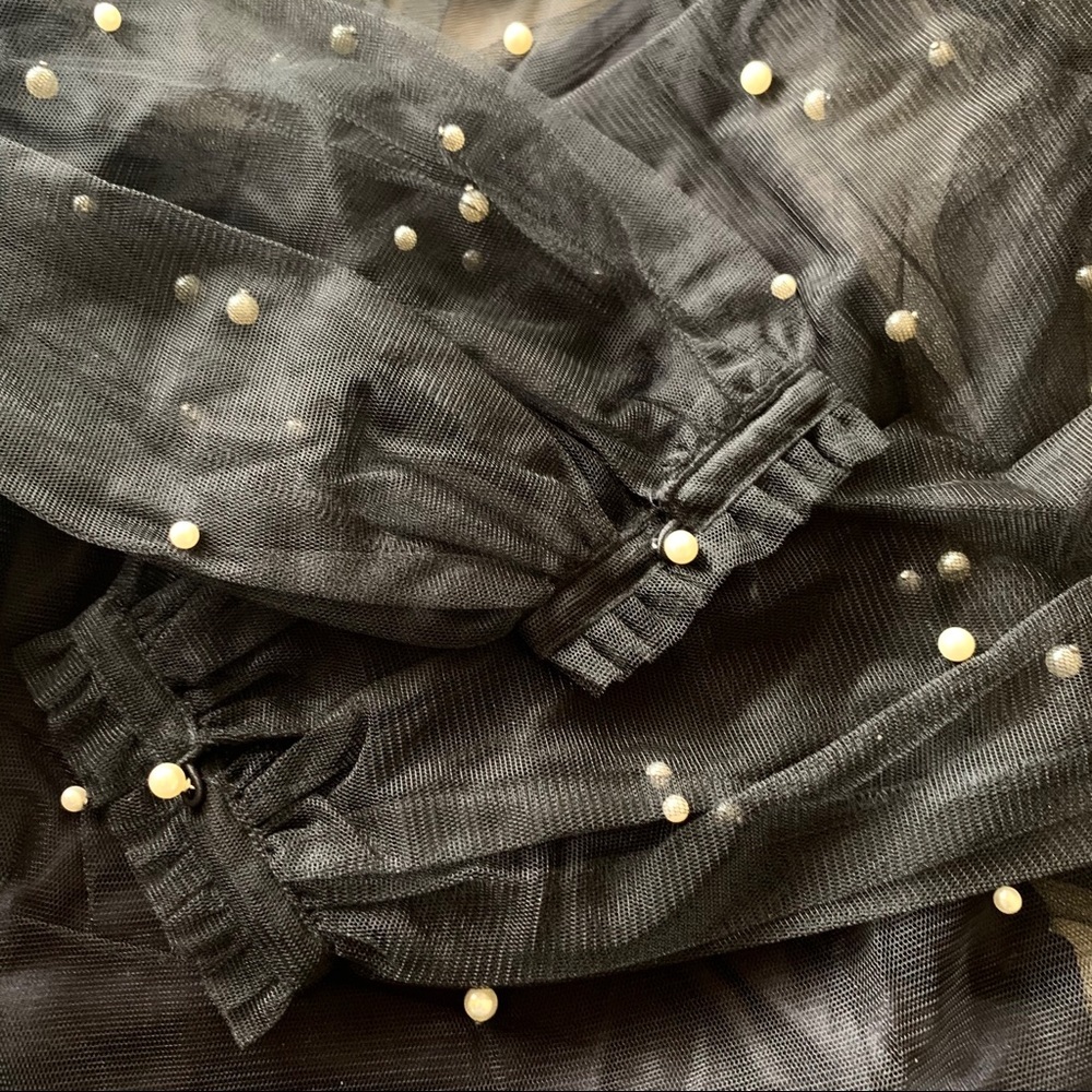 🌸New🌸 Embellished Sheer Mock Top Black INC Sz S - Picture 6 of 9